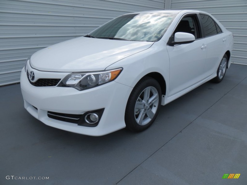 2014 Camry SE - Super White / Black/Ash photo #7