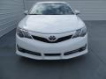 2014 Super White Toyota Camry SE  photo #8