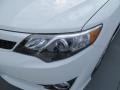 2014 Super White Toyota Camry SE  photo #9