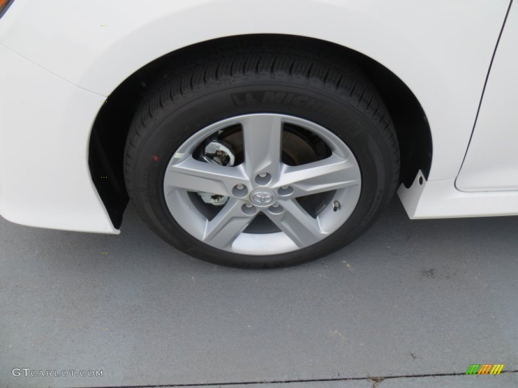 2014 Camry SE - Super White / Black/Ash photo #12