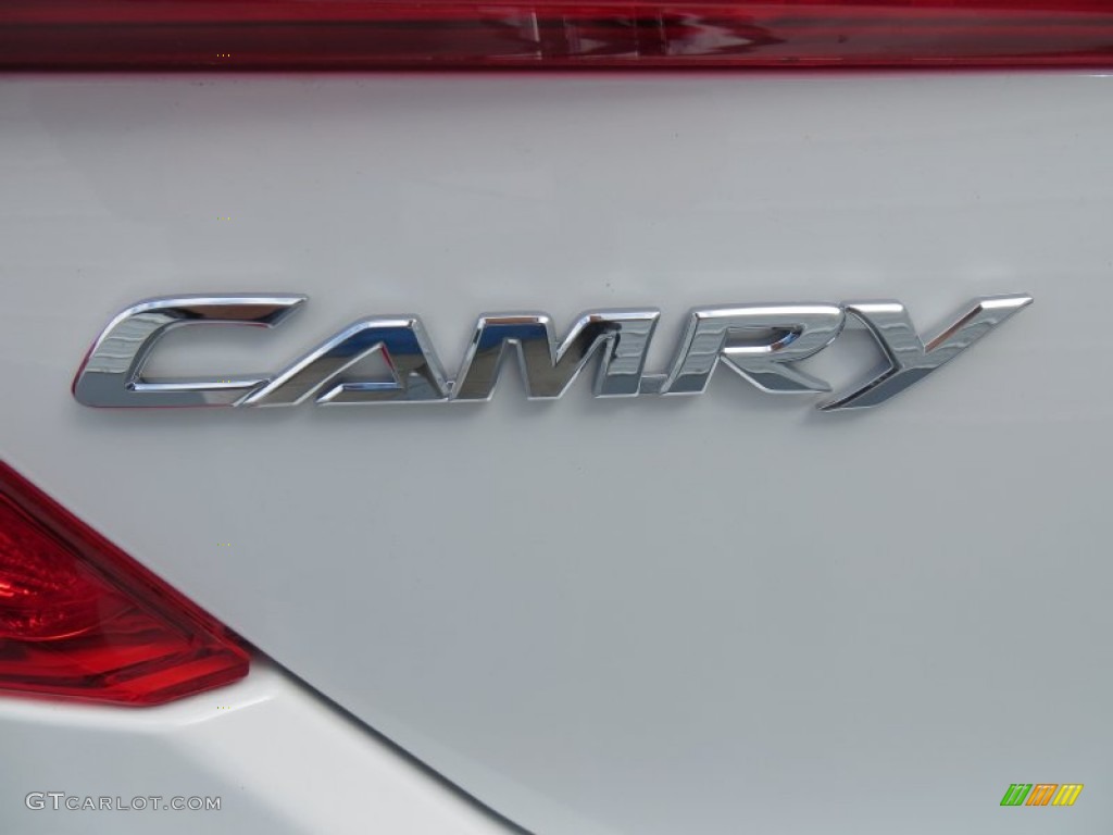 2014 Camry SE - Super White / Black/Ash photo #14