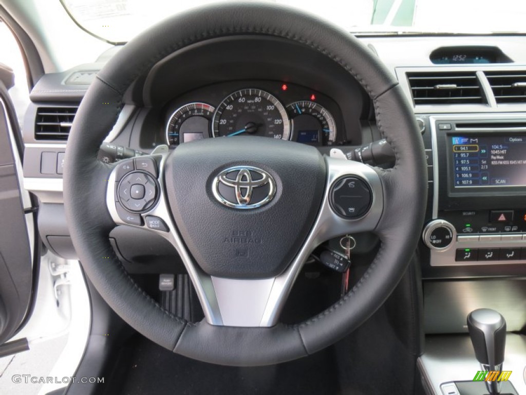 2014 Camry SE - Super White / Black/Ash photo #30