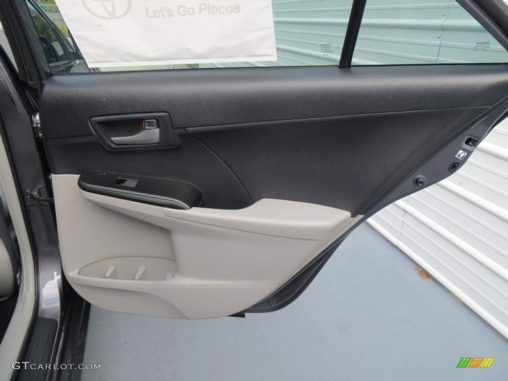 2014 Camry LE - Magnetic Gray Metallic / Ash photo #19