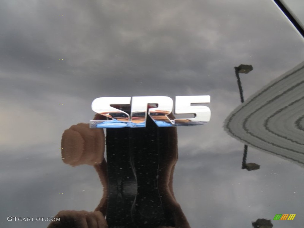 2014 Toyota 4Runner SR5 Marks and Logos Photos