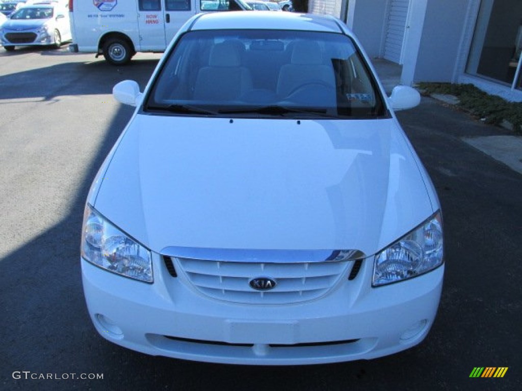 2006 Spectra EX Sedan - Clear White / Beige photo #4