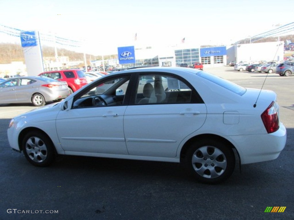 2006 Spectra EX Sedan - Clear White / Beige photo #6