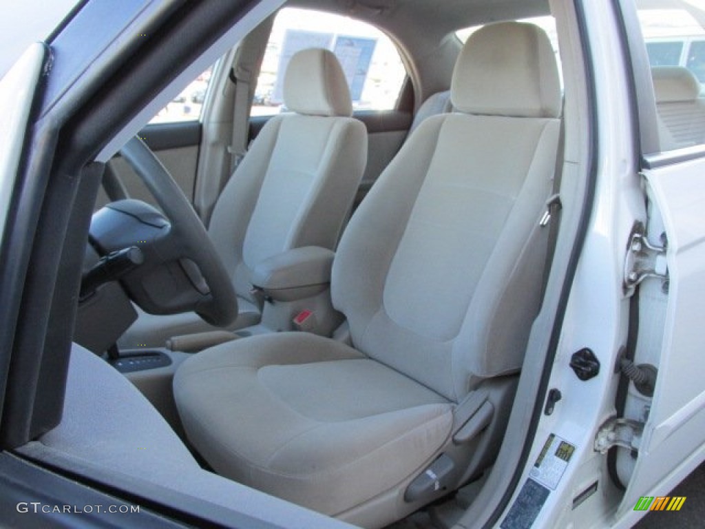 2006 Spectra EX Sedan - Clear White / Beige photo #12