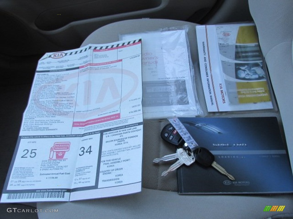 2006 Spectra EX Sedan - Clear White / Beige photo #22