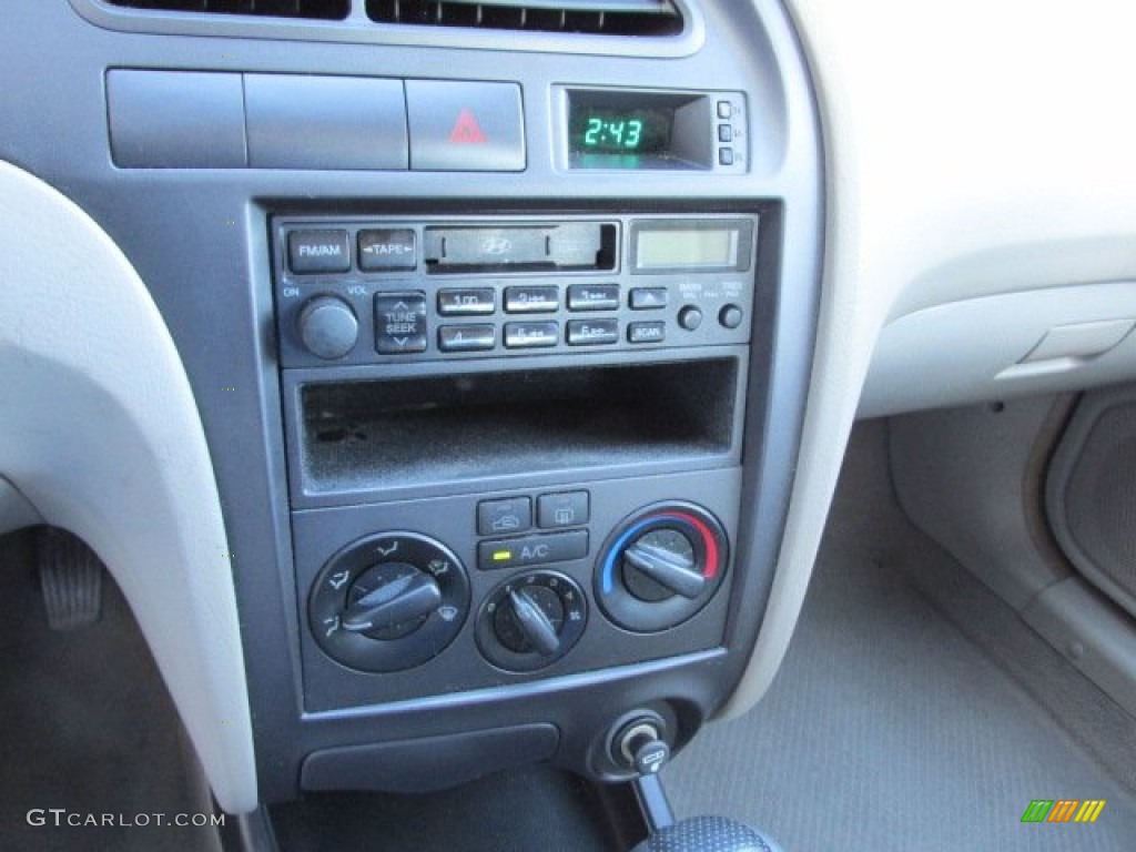 2002 Elantra GLS Sedan - Nordic White / Beige photo #14