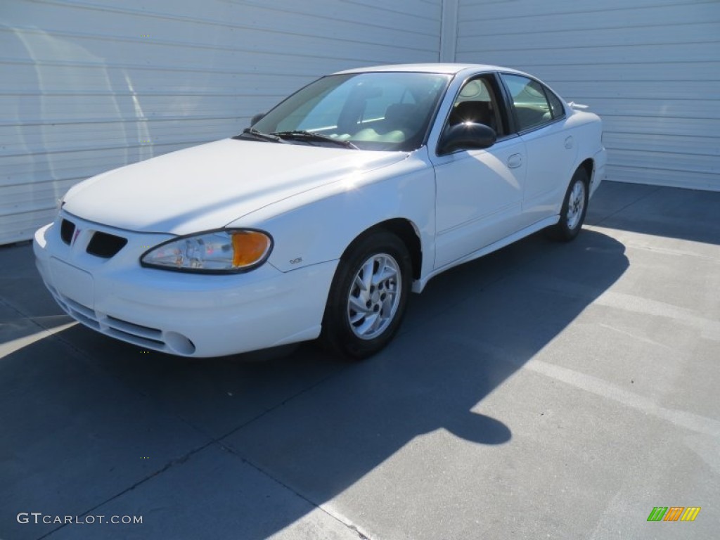 2004 Grand Am SE Sedan - Summit White / Dark Pewter photo #7