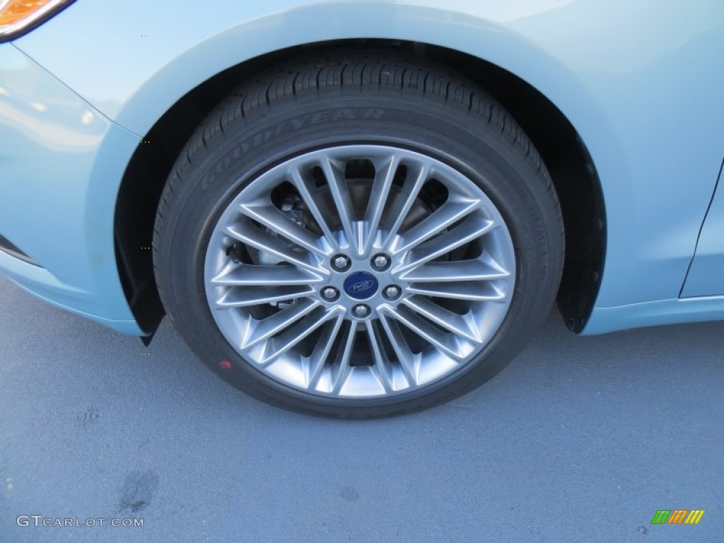 2014 Ford Fusion Hybrid SE Wheel Photos