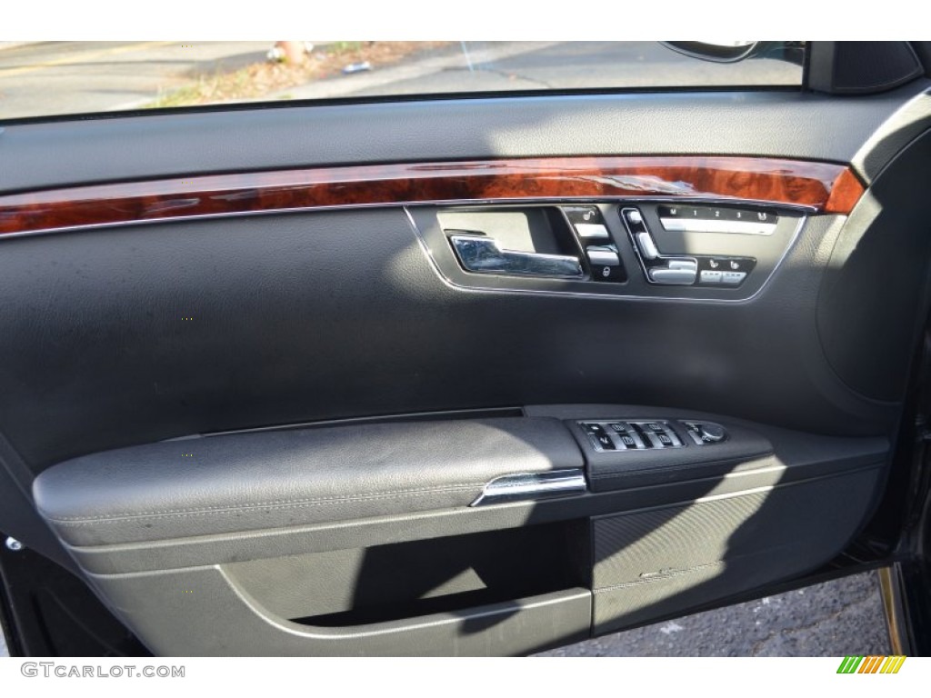 2008 S 550 4Matic Sedan - Black / Black photo #24
