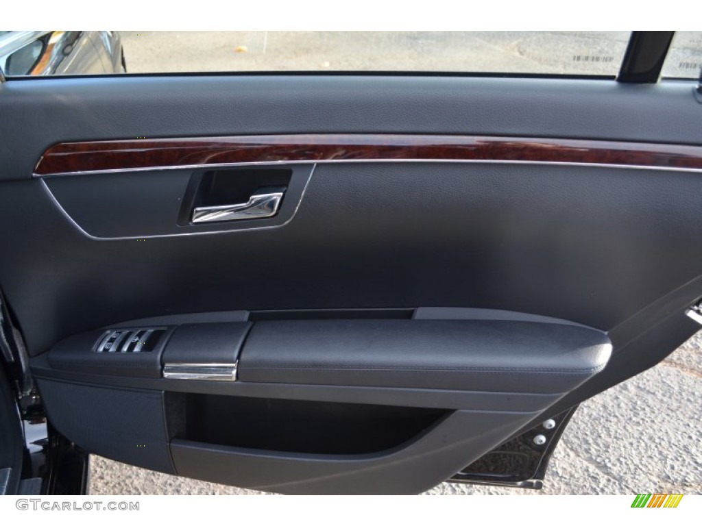 2008 S 550 4Matic Sedan - Black / Black photo #26