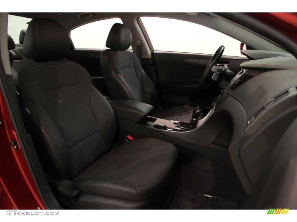 2011 Sonata SE 2.0T - Venetian Red / Black photo #10