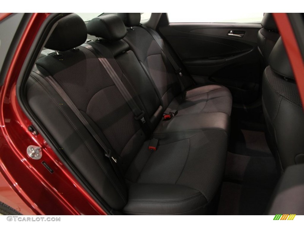 2011 Sonata SE 2.0T - Venetian Red / Black photo #11