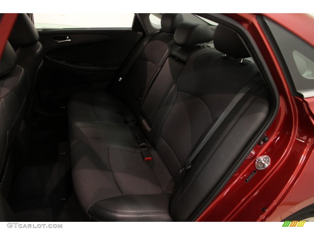 2011 Sonata SE 2.0T - Venetian Red / Black photo #12