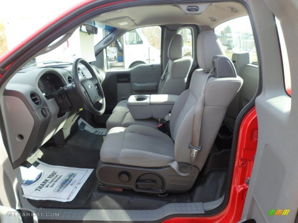 2006 F150 STX Regular Cab - Bright Red / Medium Flint photo #19