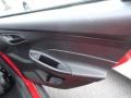Race Red - Focus SE Sedan Photo No. 11