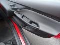 Race Red - Focus SE Sedan Photo No. 13