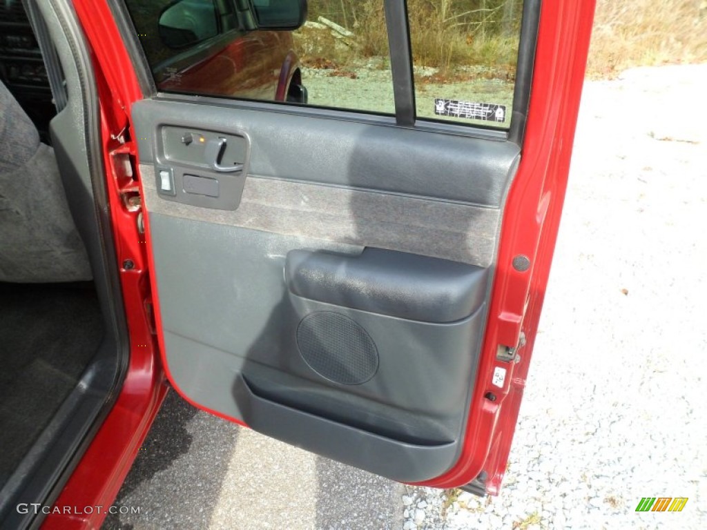 2002 S10 LS Crew Cab 4x4 - Dark Cherry Red Metallic / Graphite photo #15