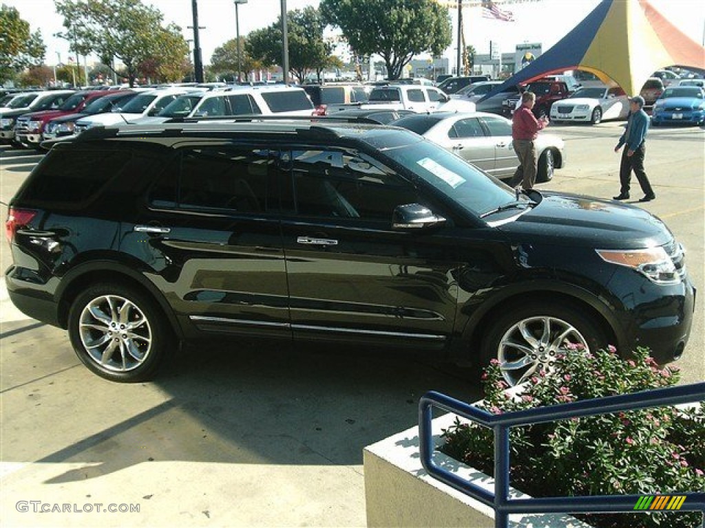 2011 Explorer Limited - Tuxedo Black Metallic / Charcoal Black photo #7