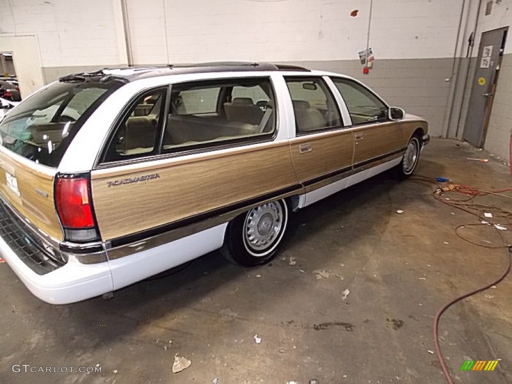 1995 Roadmaster Estate Wagon - Bright White / Beige photo #4