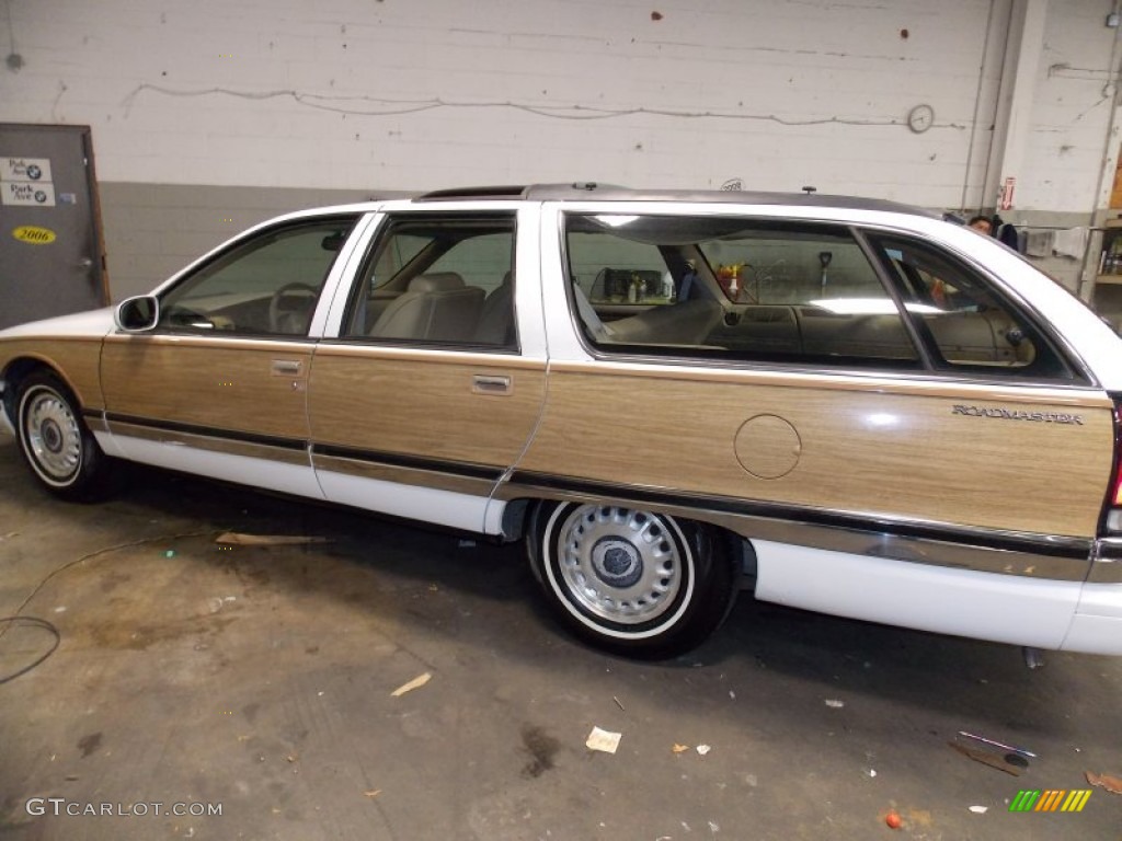 1995 Roadmaster Estate Wagon - Bright White / Beige photo #7