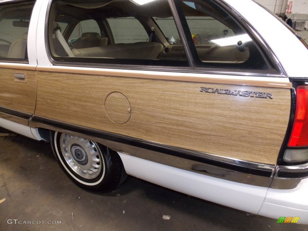 1995 Roadmaster Estate Wagon - Bright White / Beige photo #8