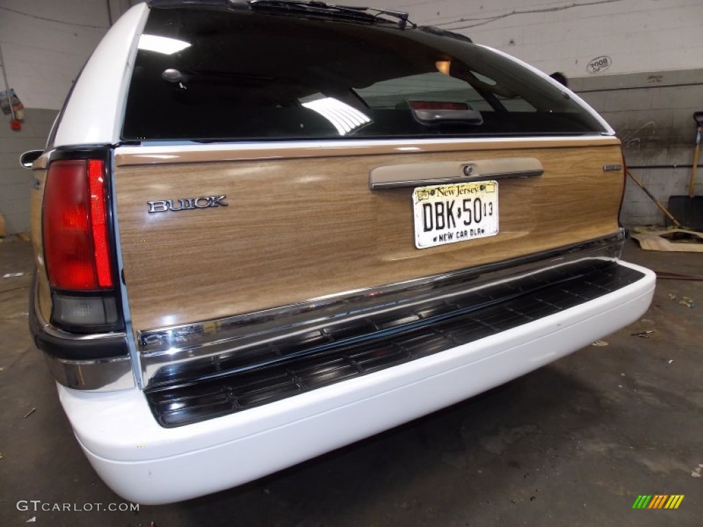 1995 Roadmaster Estate Wagon - Bright White / Beige photo #9