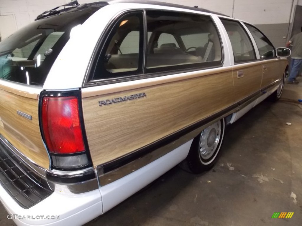 1995 Roadmaster Estate Wagon - Bright White / Beige photo #10
