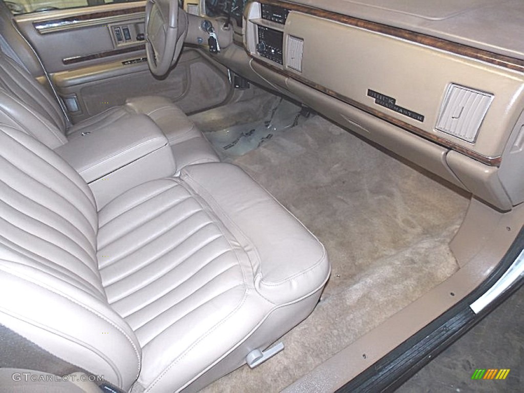 1995 Roadmaster Estate Wagon - Bright White / Beige photo #16