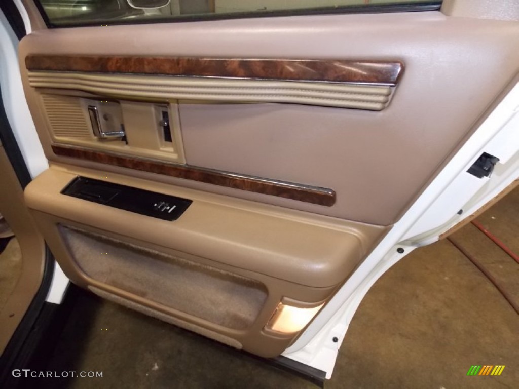 1995 Roadmaster Estate Wagon - Bright White / Beige photo #19