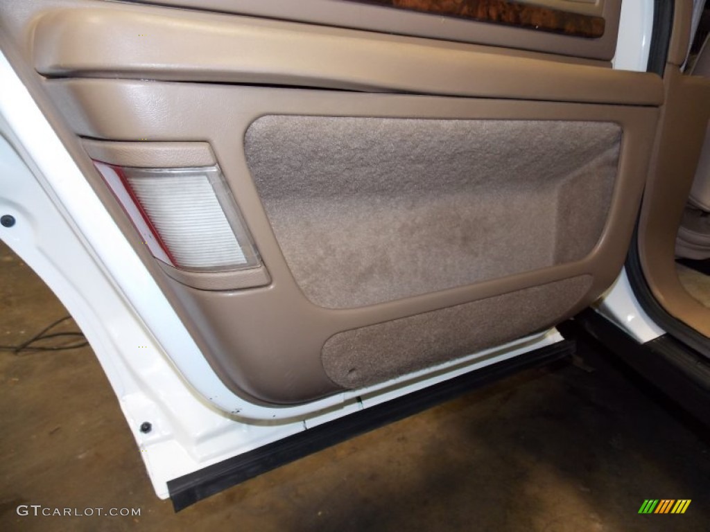 1995 Roadmaster Estate Wagon - Bright White / Beige photo #22