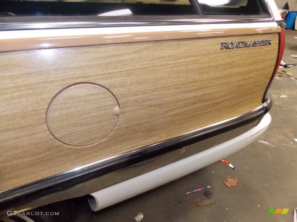 1995 Roadmaster Estate Wagon - Bright White / Beige photo #29