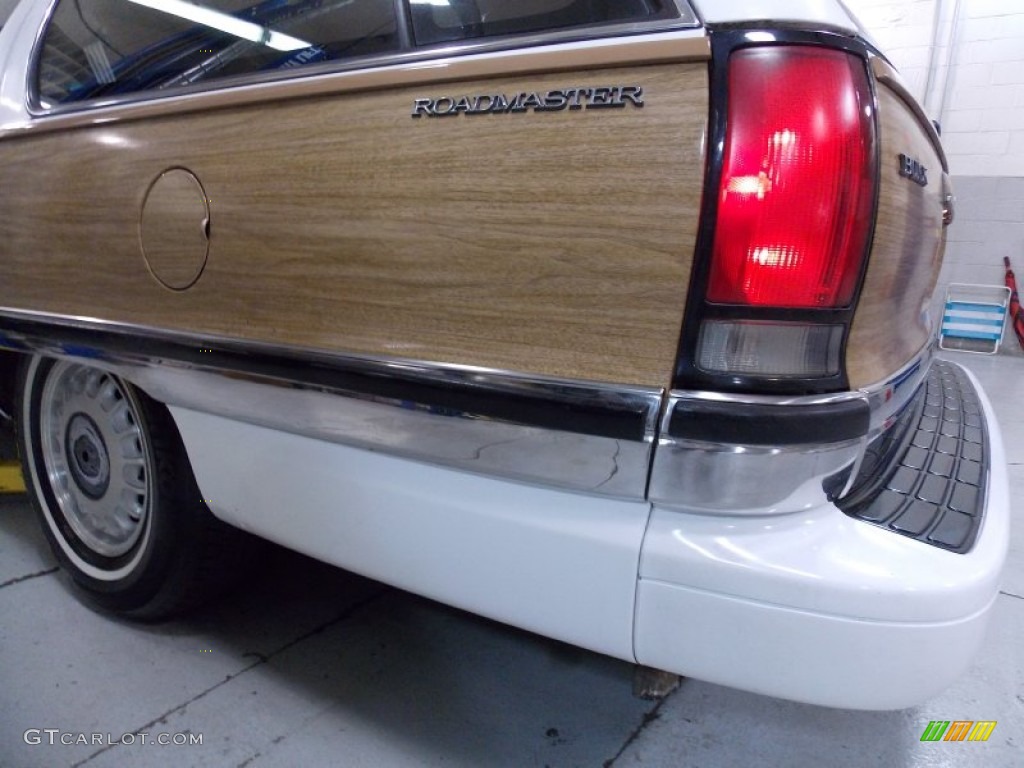 1995 Roadmaster Estate Wagon - Bright White / Beige photo #34