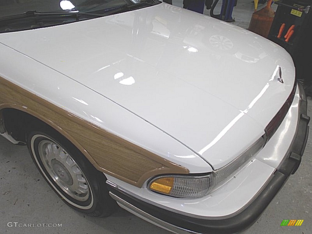 1995 Roadmaster Estate Wagon - Bright White / Beige photo #45