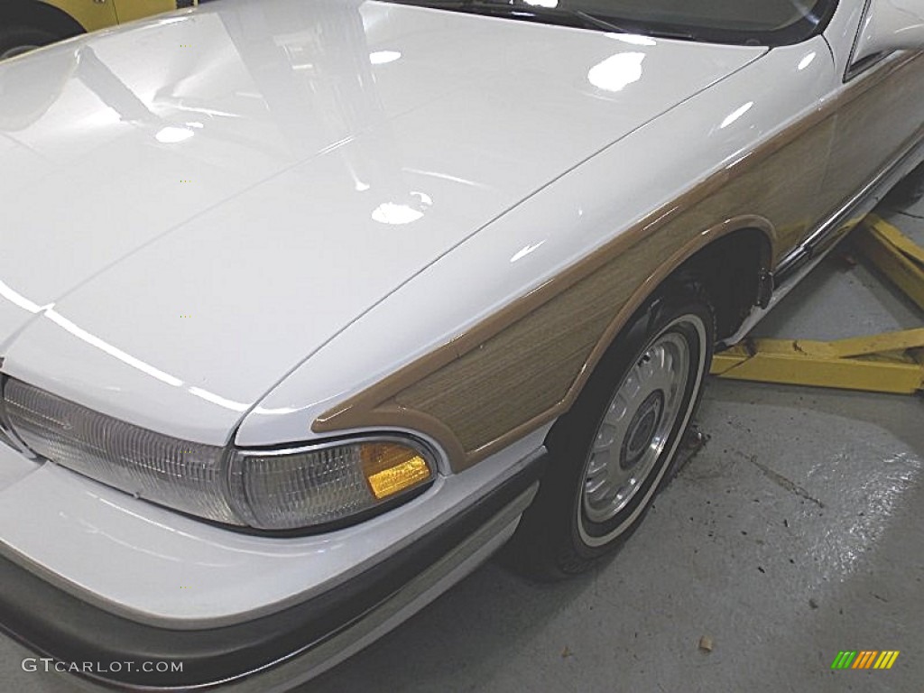 1995 Roadmaster Estate Wagon - Bright White / Beige photo #46