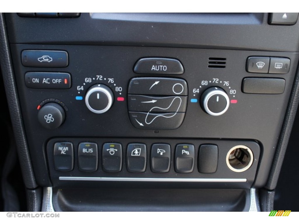 2011 Volvo XC90 3.2 R-Design Controls Photo #88087966