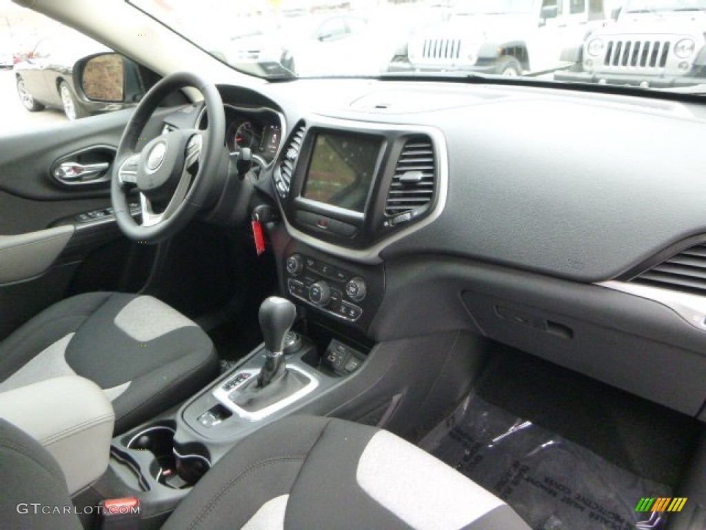 2014 Jeep Cherokee Latitude 4x4 Iceland - Black/Iceland Gray Dashboard Photo #88096335