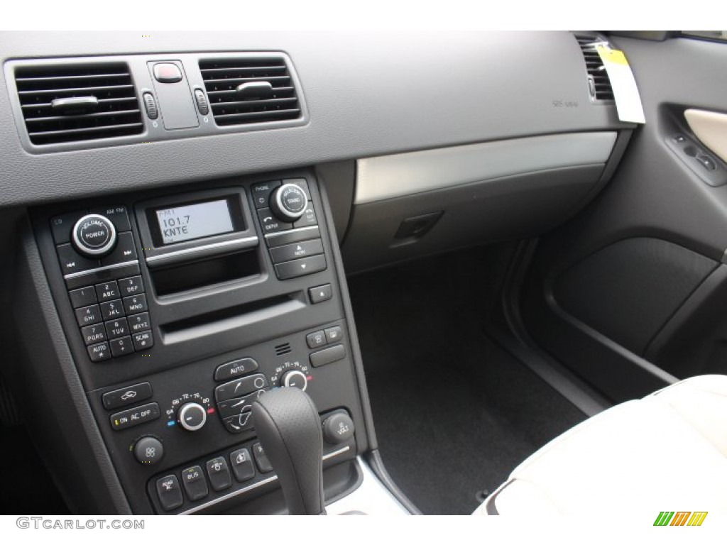 2014 Volvo XC90 3.2 R-Design Controls Photo #88098270