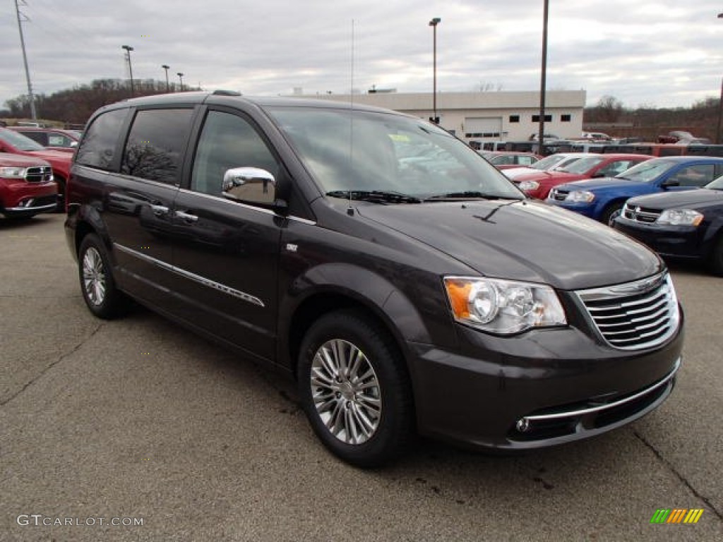 Granite Crystal Metallic 2014 Chrysler Town & Country Touring-L Exterior Photo #88098360