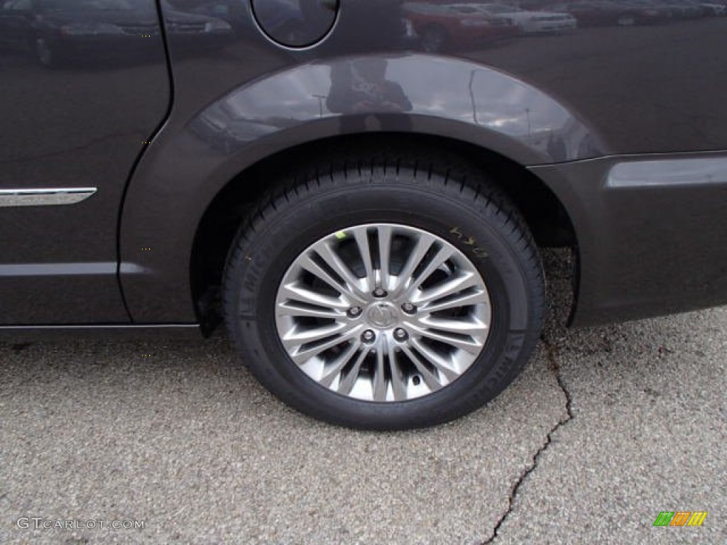 2014 Chrysler Town & Country Touring-L Wheel Photo #88098438