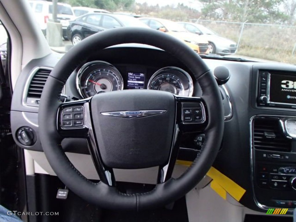 2014 Chrysler Town & Country Touring-L Steering Wheel Photos