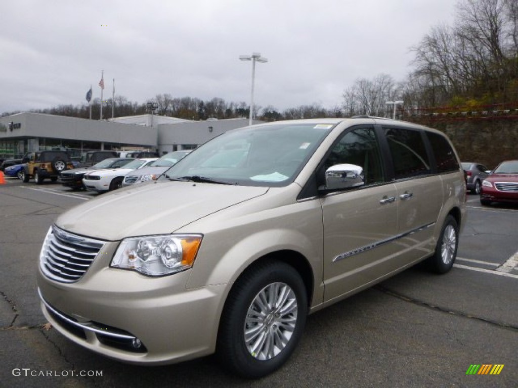 Cashmere Pearl 2014 Chrysler Town & Country Limited Exterior Photo #88099737