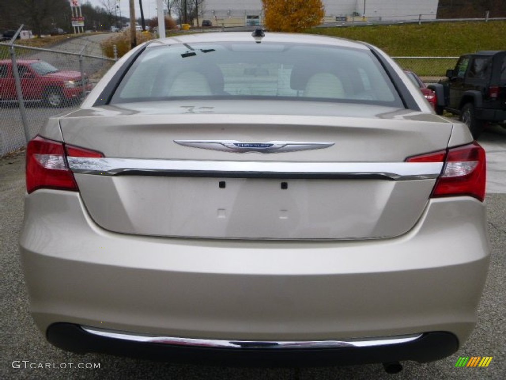 2014 200 Touring Sedan - Cashmere Pearl / Black/Light Frost Beige photo #3