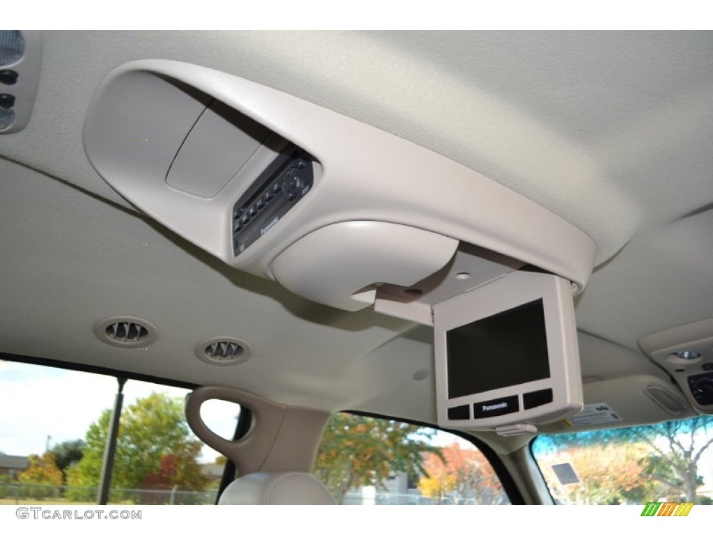 2003 Suburban 1500 LT - Dark Green Metallic / Tan/Neutral photo #19