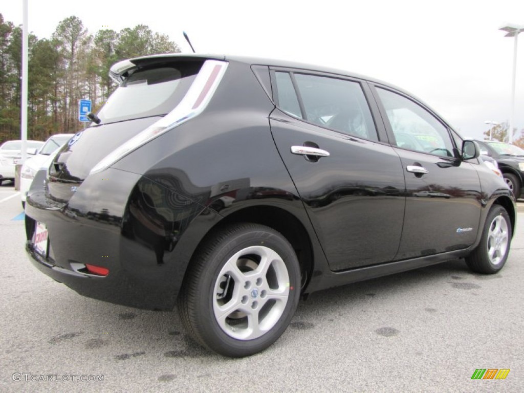 2013 LEAF SV - Super Black / Black photo #5