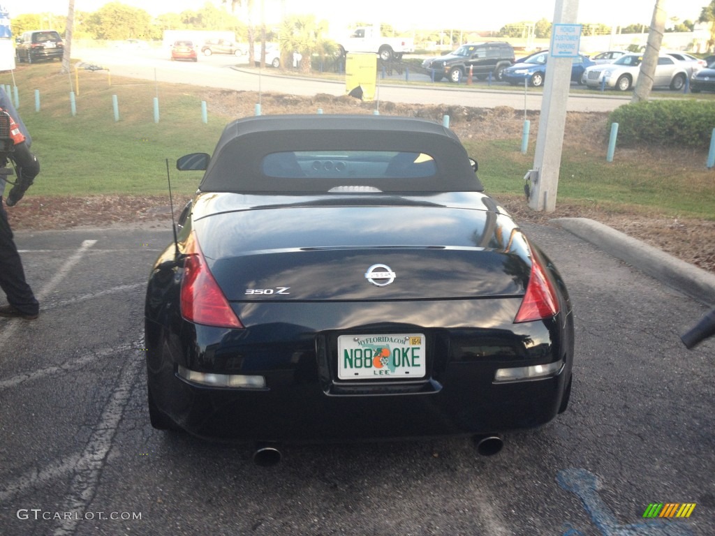 2005 350Z Touring Roadster - Super Black / Charcoal photo #2