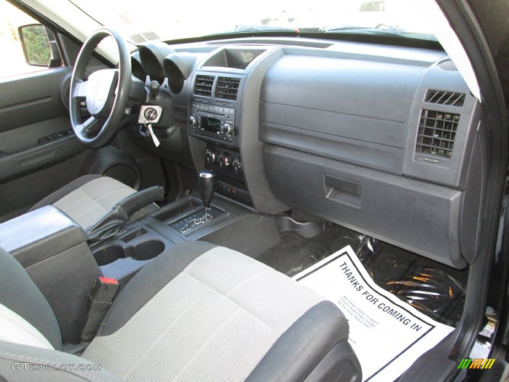 2007 Nitro SXT - Black / Dark Slate Gray/Light Slate Gray photo #16