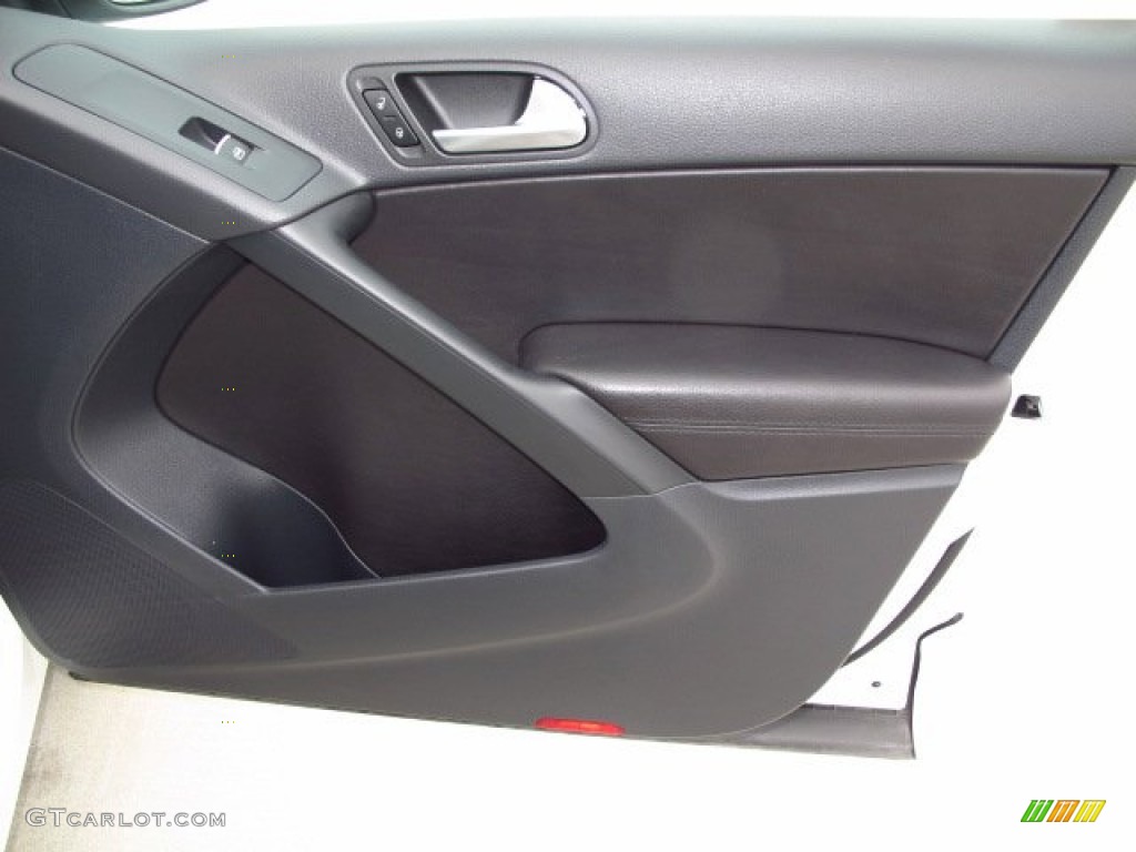 2012 Tiguan S - Candy White / Black photo #18